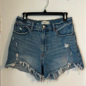Abercrombie 4” Curve Love Mom Short